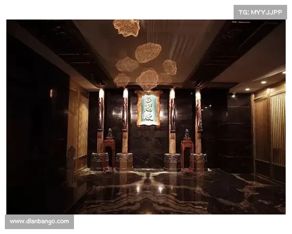 C罗携手Vista Alegre推出限量版瓷器系列 打造奢华艺术生活体验 C罗携手Vista Alegre推出限量版瓷器系列 打造奢华艺术生活体验